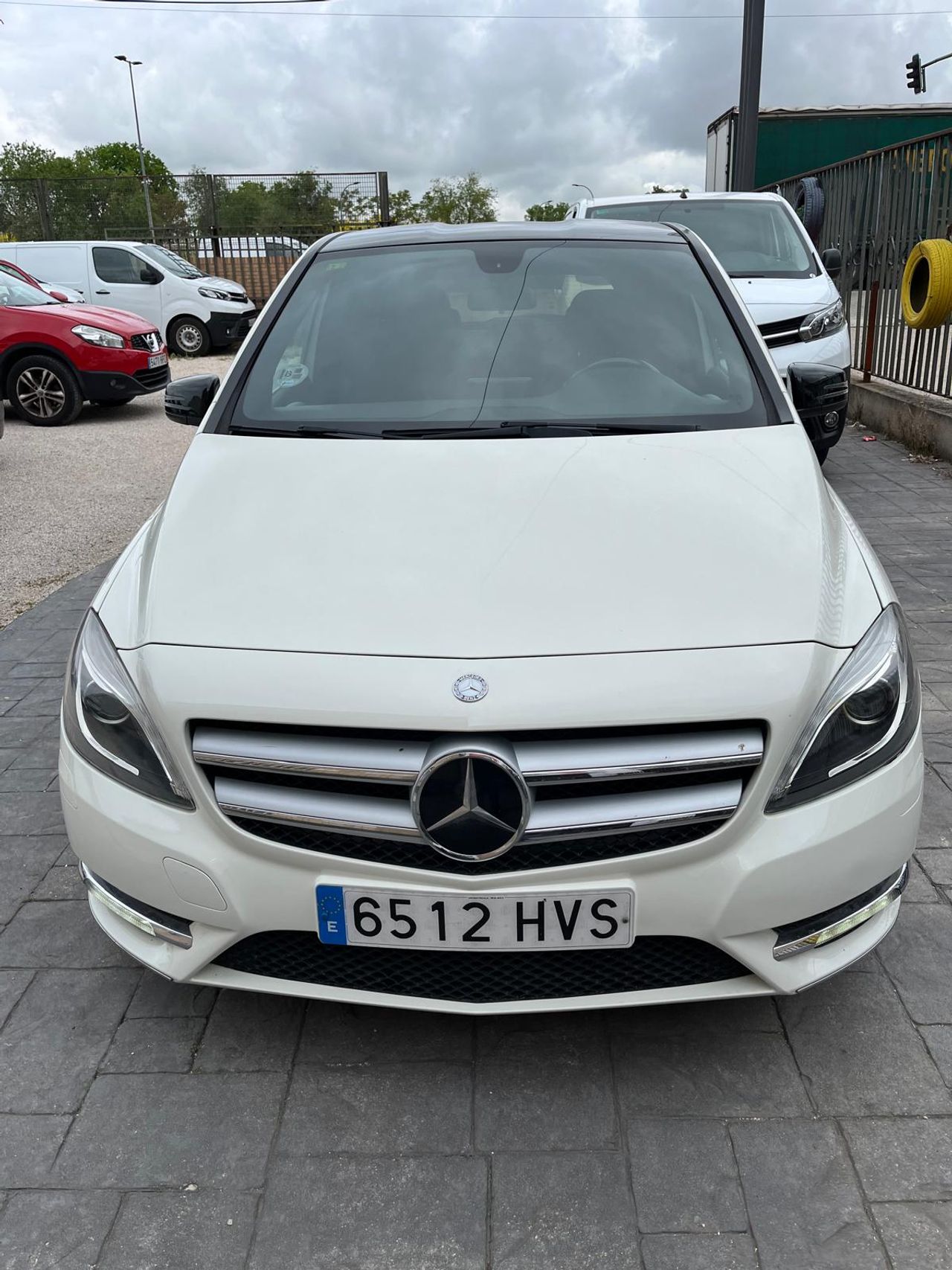 Mercedes Clase B 180D   - Foto 1