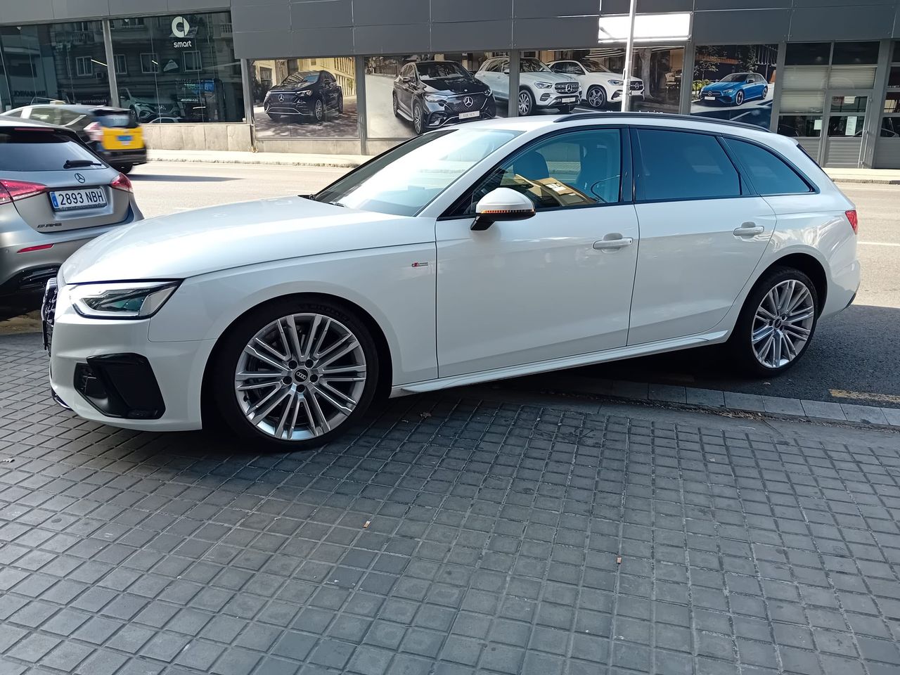 Audi A4 AVANT   - Foto 1