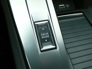 Peugeot 308 Allure Pack SW Hybrid 180 EAT8  - Foto 21