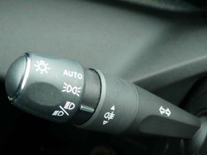 Peugeot 308 Allure Pack SW Hybrid 180 EAT8  - Foto 12