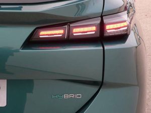 Peugeot 308 Allure Pack SW Hybrid 180 EAT8  - Foto 40