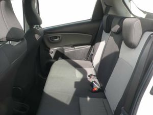 Toyota Yaris HYBRID 100H 1.5 ACTIVE  - Foto 25