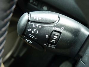 Peugeot 2008 ALLURE PACK BLUE HDI 110CV  - Foto 11
