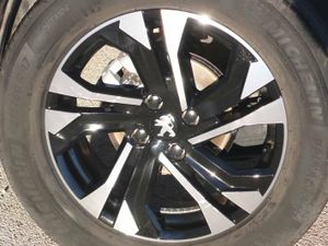 Peugeot 2008 1.2 PureTech S&S Allure 130cv  - Foto 9