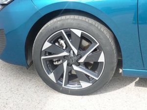 Peugeot 308 1.5 BlueHDi 130  Allure EAT8  - Foto 30