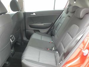 Kia Sportage 1.6 CRDi hybrid Business 2wd 135cv AT7 E6dt  - Foto 9