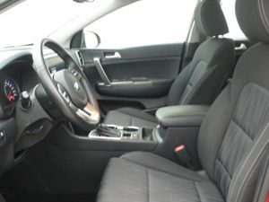 Kia Sportage 1.6 CRDi hybrid Business 2wd 135cv AT7 E6dt  - Foto 8