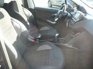 Peugeot 2008 1.2 PureTech S&S ALLURE 110CV  - Foto 28