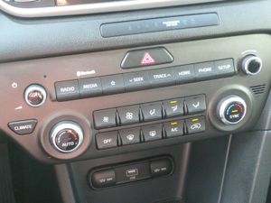 Kia Sportage 1.6 Drive Plus 2WD 6 vel. 132  - Foto 23