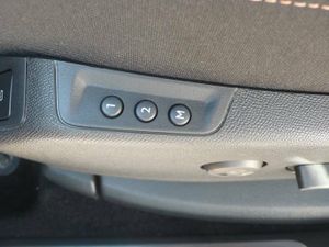 Peugeot 3008 Hybrid Hybrid 4 GT Pack 1.6 Plug-In 300CV AT8  - Foto 9