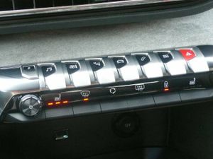 Peugeot 3008 Hybrid Hybrid 4 GT Pack 1.6 Plug-In 300CV AT8  - Foto 29