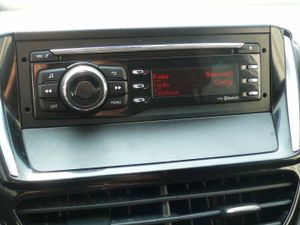 Peugeot 208 1.4HDi BUSINESS LINE 68cv  - Foto 14