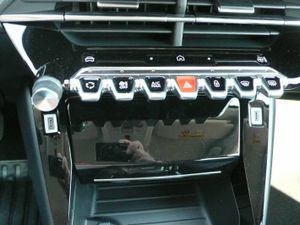 Peugeot 208 N208 5P Allure HYBRID 100 eDCS6  - Foto 19