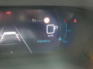 Peugeot 2008 1.2 Allure Pack 130 EAT8  - Foto 13
