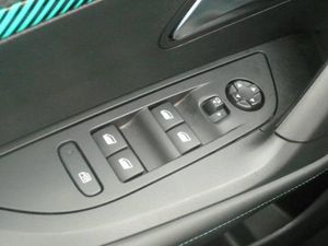 Peugeot 2008 1.2 Allure Pack 130 EAT8  - Foto 8