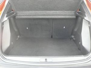 Peugeot 2008 1.2 Allure Pack 130 EAT8  - Foto 32