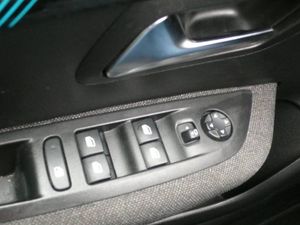Peugeot 208 208 5P Style Puretech 100 S&S 6 Vel. MAN  - Foto 34