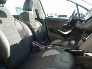 Peugeot 2008 1.2 PureTech S&S ALLURE EAT6 110CV  - Foto 15