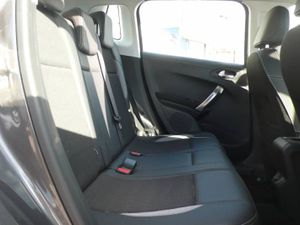 Peugeot 2008 1.2 PureTech S&S ALLURE EAT6 110CV  - Foto 14