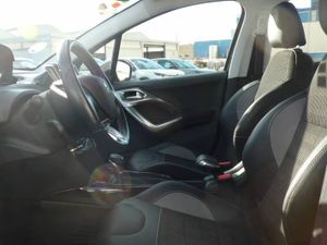 Peugeot 2008 1.2 PureTech S&S ALLURE EAT6 110CV  - Foto 9