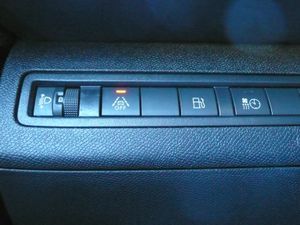 Peugeot 3008 Hybrid 1.6 HYBRID 225 Allure Aut. - Foto 38