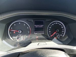 Volkswagen T-Roc Advance R-Line 1.0 TSI 81kW (110CV)  - Foto 5