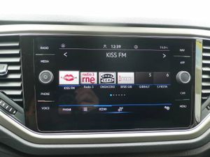 Volkswagen T-Roc Advance R-Line 1.0 TSI 81kW (110CV)  - Foto 25