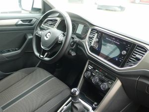 Volkswagen T-Roc Advance R-Line 1.0 TSI 81kW (110CV)  - Foto 17