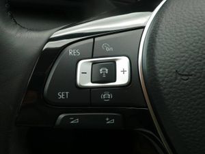 Volkswagen T-Roc Advance R-Line 1.0 TSI 81kW (110CV)  - Foto 33