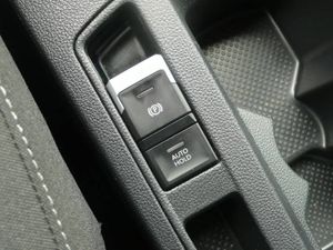 Volkswagen T-Roc Advance R-Line 1.0 TSI 81kW (110CV)  - Foto 29