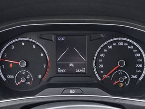 Volkswagen T-Roc Advance R-Line 1.0 TSI 81kW (110CV)  - Foto 31