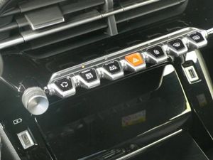 Peugeot 2008 1.2 Allure Pack 130 EAT8  - Foto 18