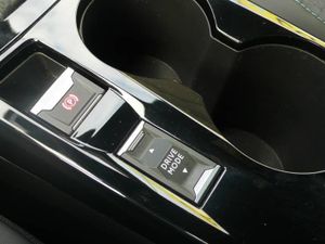 Peugeot 2008 1.2 Allure Pack 130 EAT8  - Foto 14