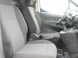 Peugeot Partner Standard 600kg BlueHDi 73kW 4 Puertas  - Foto 12