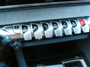 Peugeot 3008 Hybrid 300 e-EAT8 GT 5 Puertas  - Foto 24