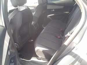 Peugeot 3008 Hybrid 300 e-EAT8 GT 5 Puertas  - Foto 4