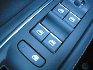 Peugeot 3008 Hybrid 300 e-EAT8 GT 5 Puertas  - Foto 36