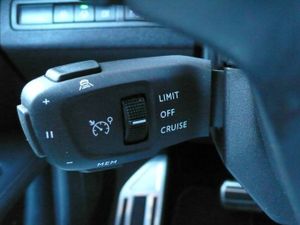 Peugeot 3008 Hybrid 300 e-EAT8 GT 5 Puertas  - Foto 32