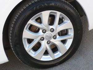 Kia Carens 1.7CRDi VGT Eco-Dynamics Concept  - Foto 13