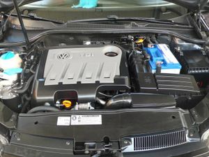 Volkswagen Golf 2.0 TDI  SPORT DSG 140CV  - Foto 25