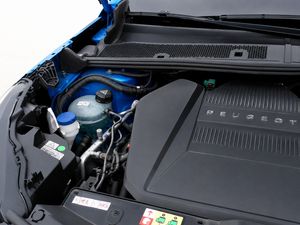 Peugeot e-2008 GT ELECTRICO 136CV  - Foto 42