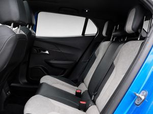 Peugeot e-2008 GT ELECTRICO 136CV  - Foto 11