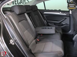 Volkswagen Passat Executive 2.0 TDI 110kW (150CV) DSG - Foto 24