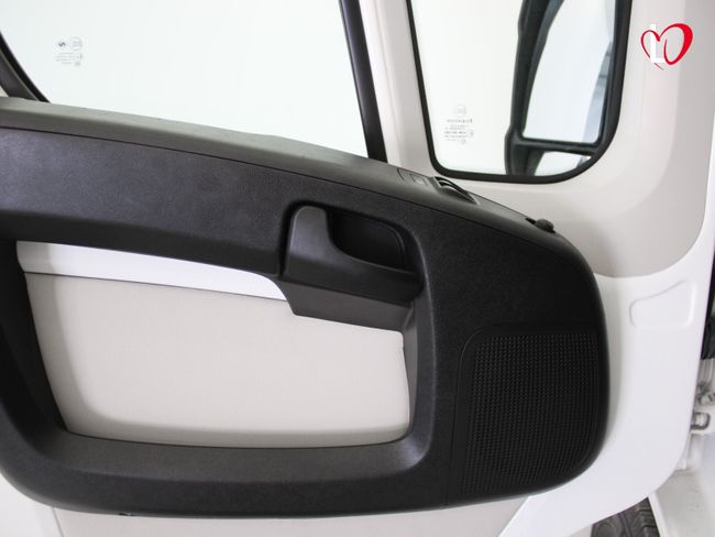 Peugeot Boxer 335 L2 H2 BlueHDi ISOTERMO + EQUIPO FRIO 130 (0 GRADOS)