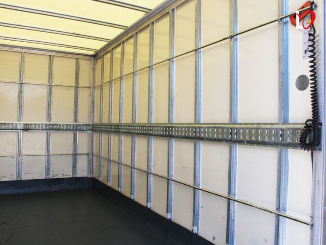Iveco Daily 2.3D C/TRAMPILLA 2 RUEDAS 160