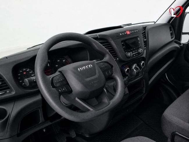 Iveco Daily 2.3D C/TRAMPILLA 2 RUEDAS 160