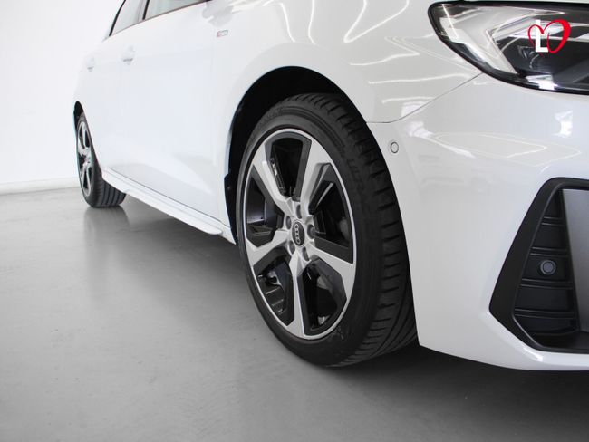 Audi A1 Sportback Adrenalin 35 TFSI 110kW S tron BLACK EDITION