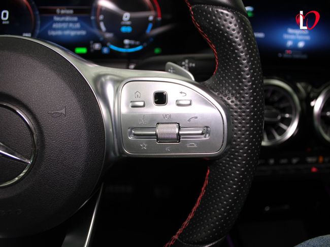 Mercedes GLA GLA 250 e AMG LINE + PAQUETE PREMIUM