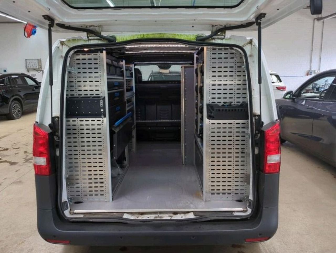 Mercedes Vito 114 CDI 2.2 AUTO FURGON TALLER GPS 136 - Foto 1