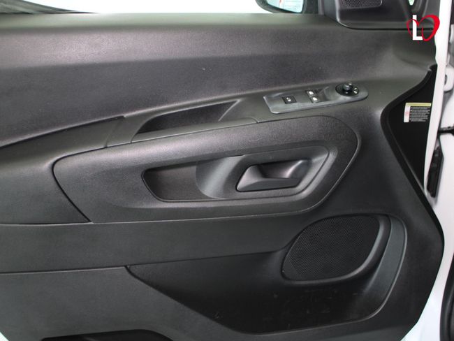 Peugeot Partner PREMIUN STANDARD BlueHDI 100 S&S 6 VEL MAN 3 PLAZAS